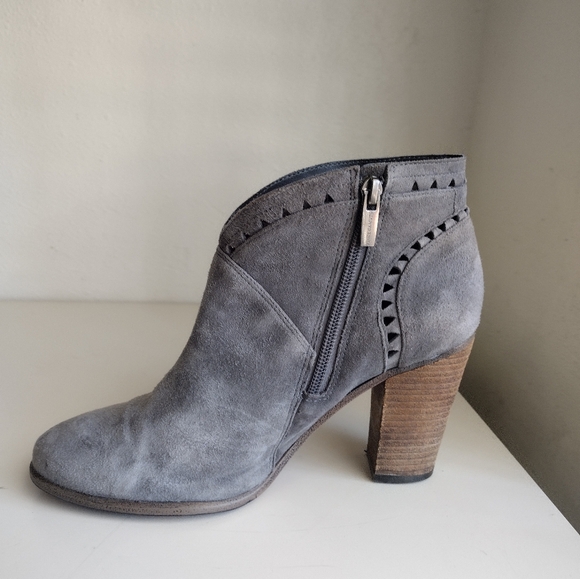 Vince Camuto size 7.5 - Picture 9 of 13